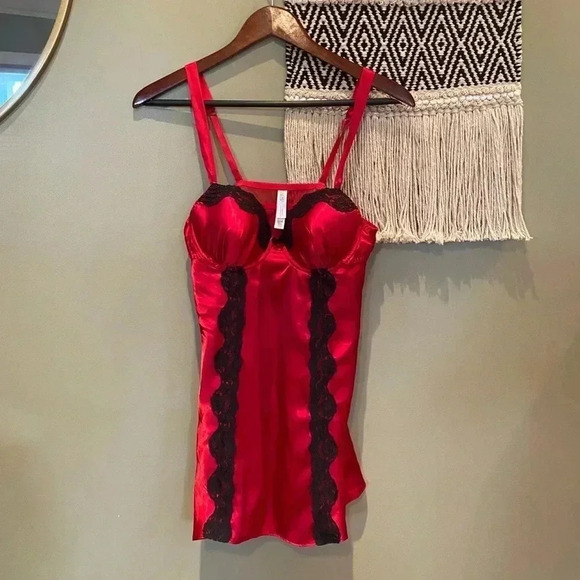 GILLIGAN & OMALLEY RED BLACK LINGERIE M - Picture 1 of 4